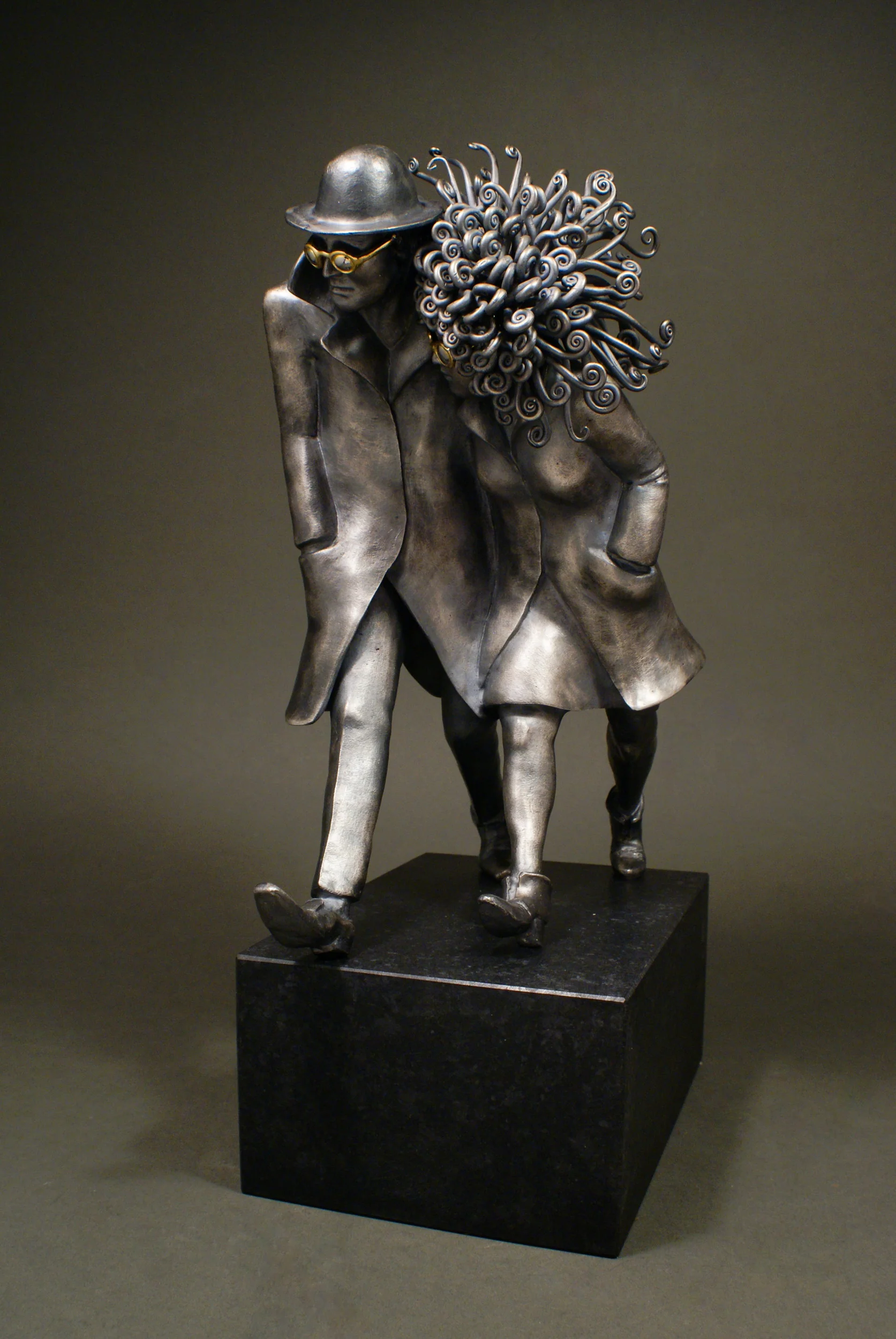 Bronze Sculpture | Passers-by - Image 4